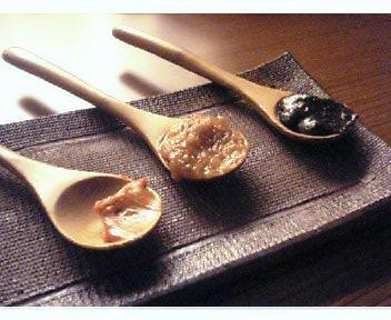 女性に人気「うに味噌」「にんにく味噌」そして「黒味噌」!!_a0019032_13472137.jpg