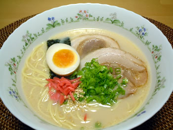 とんこつラーメン_b0016049_2364238.jpg