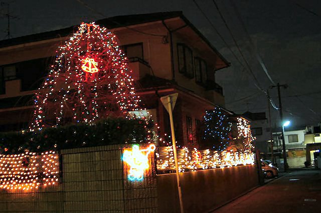 飯倉４丁目にイルミネーション住宅街が続いています。_b0002581_21113495.jpg