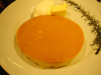 青山「カフェ 香咲」のホットケーキ_a0003138_1644543.jpg