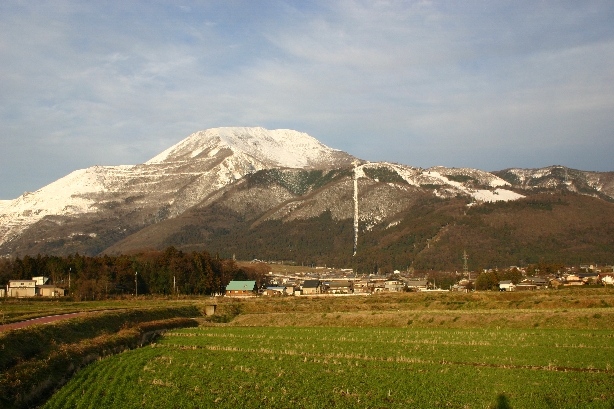 久しぶりに晴れた　伊吹山_a0031182_2033059.jpg