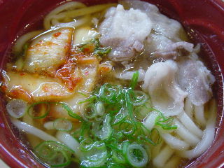 どんぐり豚キムチうどん（くら寿司）_b0039026_9283188.jpg