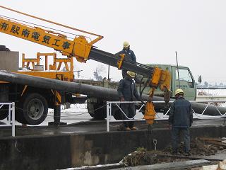 電柱の移設_b0062748_1045372.jpg