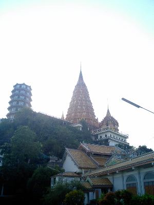 #029 ワット・タム・スー(วัดถ้ำเสือ) ~カーンチャナブリー~_c0039685_20191862.jpg