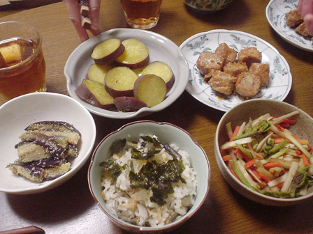 わらびご飯・なす胡麻和え・うどの肉まき・うどの皮とにんじんきんぴら・バターさつま芋_c0037252_21244192.jpg