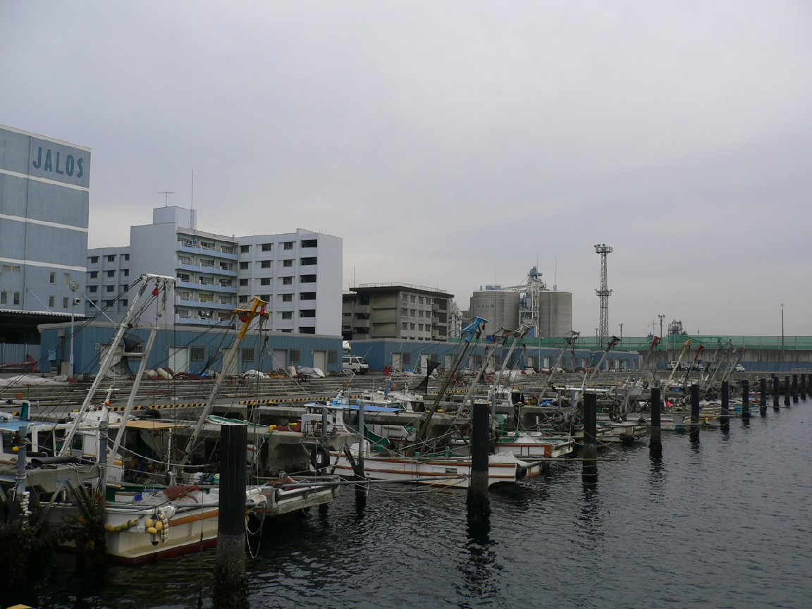 横浜市本牧漁港_c0015639_11331065.jpg