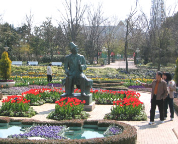 H.C.Andersen in KURASHIKI TIVOLI PARK　_b0045709_22321646.jpg