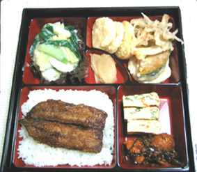 イワシの蒲焼き弁当_b0045709_2226599.jpg