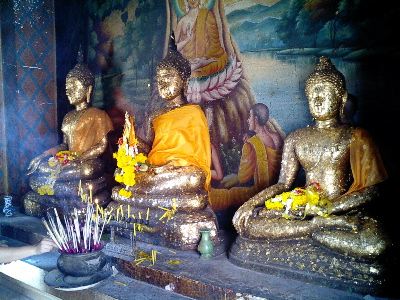 #043 ワット・カオ・プラ・バート(วัดเขาพระบาท) ~チョンブリー~_c0039685_16245959.jpg