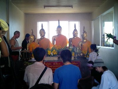 #043 ワット・カオ・プラ・バート(วัดเขาพระบาท) ~チョンブリー~_c0039685_16252780.jpg