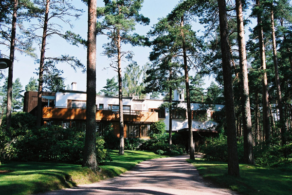 マイレア邸 Villa Mairea 1937〜39 A. Aalto / Noormarkku Finland  No.3/66_c0044801_11451165.jpg