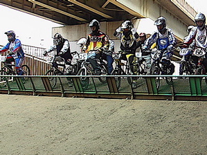 4月JOSF川口ゴリラ公園定期戦_b0065730_2094556.jpg