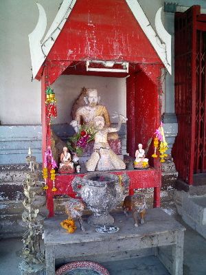 #055 ワット・バーンポーン(วัดบ้านโป่ง) ~ラーチャブリー~_c0039685_21593610.jpg