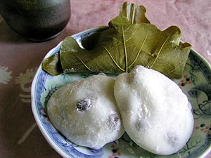 伊勢屋の豆大福_a0001971_1729408.jpg