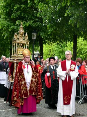 聖血行列～ブルージュ　La Procession du Saint Sang, Brugge_b0050920_63258.jpg