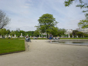 パリの公園でお昼_c0060725_4531252.jpg