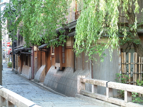 「京都旅行　早起きして白川～一本橋、三条大橋へ」_a0000029_20553423.jpg