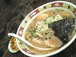 ハイカラじゃんとん / 半熟味玉入り醤油ラーメン _b0008655_1227673.jpg