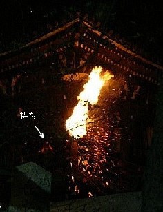 １２日の「お水取り」、大混雑にびっくり仰天！_b0067283_2381472.jpg