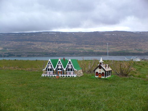 ＩＣＥＬＡＮＤ　“ハイなのに、イヤオゥ～”  _c0027188_2333645.jpg