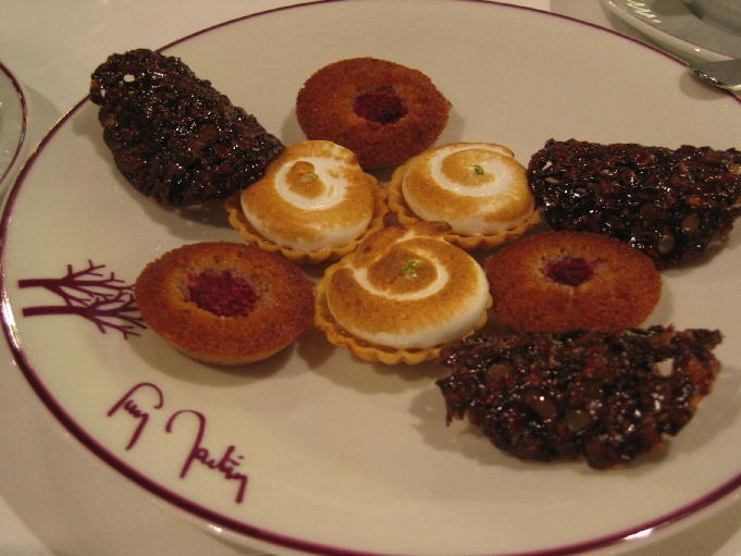 パルケ家万博deフレンチを食べに行く_b0065587_17434976.jpg