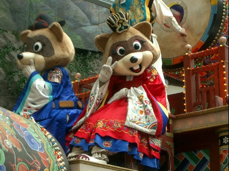 ロッテワールドのパレードパレード 今日も食べようキムチっ子クラブ 料理研究家 結城奈佳の韓国料理教室