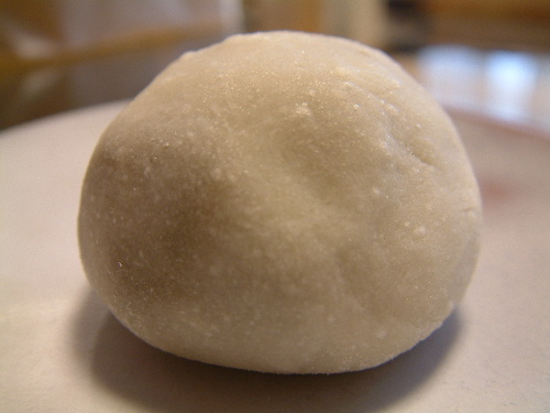 「墨田区 和菓子処 みすゞ のカフェオレ大福」_a0000029_12293445.jpg