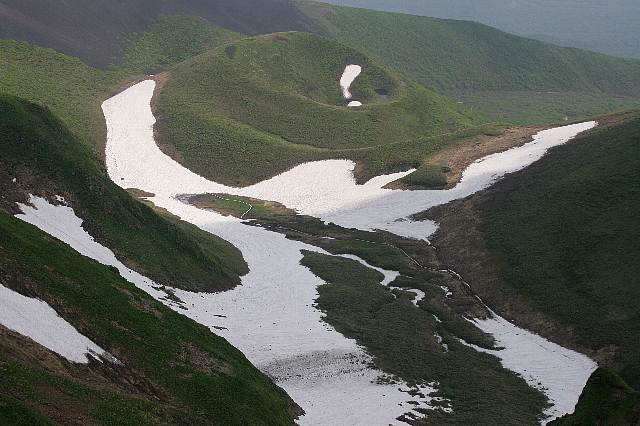 残雪残す秋田駒ケ岳_c0023929_0342256.jpg