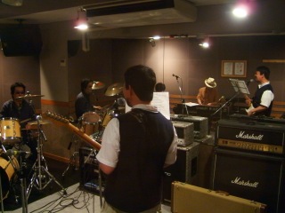 5月のライブ_c0018561_8585296.jpg