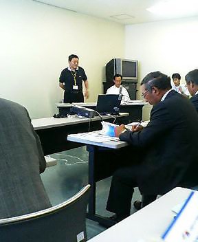 焼津市情報管理室にて研修中_d0027486_16431270.jpg