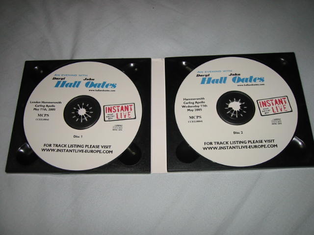 INSTANT LIVE AN EVENING WITH DARYL HALL AND JOHN OATES_b0042308_1113425.jpg
