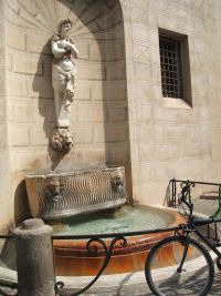 ローマには、噴水がいっぱいある。_d0067698_1829305.jpg