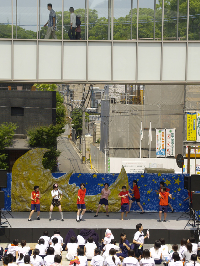 真夏日の学園祭・・・暑い～！（１）_c0007190_1537751.jpg