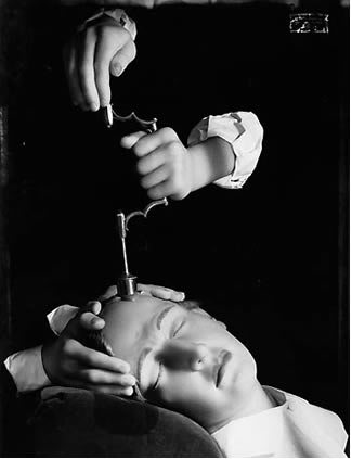 放蕩娘の縞々ストッキング B