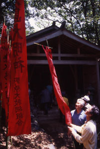 そして秘祭は始まった_b0062963_1338222.jpg