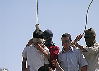 イラン：同性愛の青年男性二人を公開処刑_d0066343_2137199.jpg