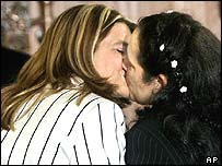 Spain sees first lesbian marriage - BBC_d0066343_11453581.jpg