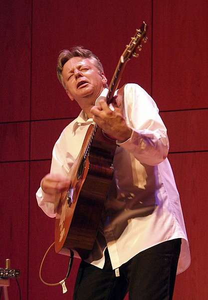 再びTommy Emmanuel_b0030547_31554.jpg