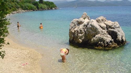 レフカダ島 その2 イオニア海 レフカダの海岸 日刊ギリシャ檸檬の森 古代都市を行くタイムトラベラー レフカダ島 その2 イオニア海 レフカダの海岸 日刊ギリシャ檸檬の森 古代都市を行くタイムトラベラー