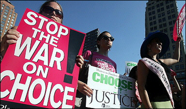 Only in America, abortion wars sour Supreme Court battle - AFP_d0066343_7203547.jpg