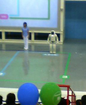 走った！！ASIMO_e0001589_21451232.jpg