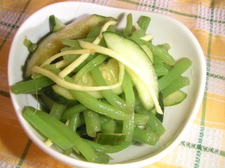 晩ご飯は和食党　高野豆腐と野菜の炊き合わせ他_b0033423_23211012.jpg