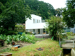 atu house_e0029115_1875737.jpg