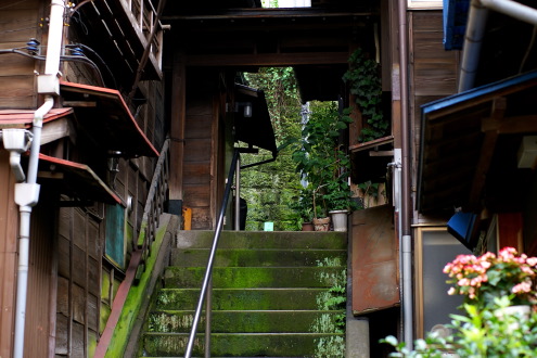 本郷 樋口一葉菊坂旧居跡 非天然色東京画 本郷 樋口一葉菊坂旧居跡 非天然色東京画