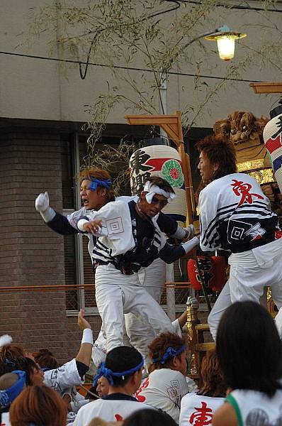 だんじり祭り（尼崎・貴船神社）20050802_d0020775_22142.jpg