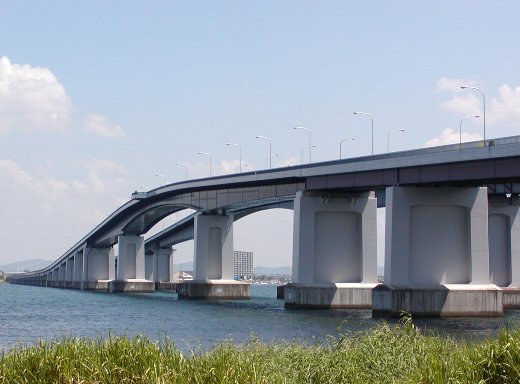 琵琶湖大橋_c0057390_08133.jpg