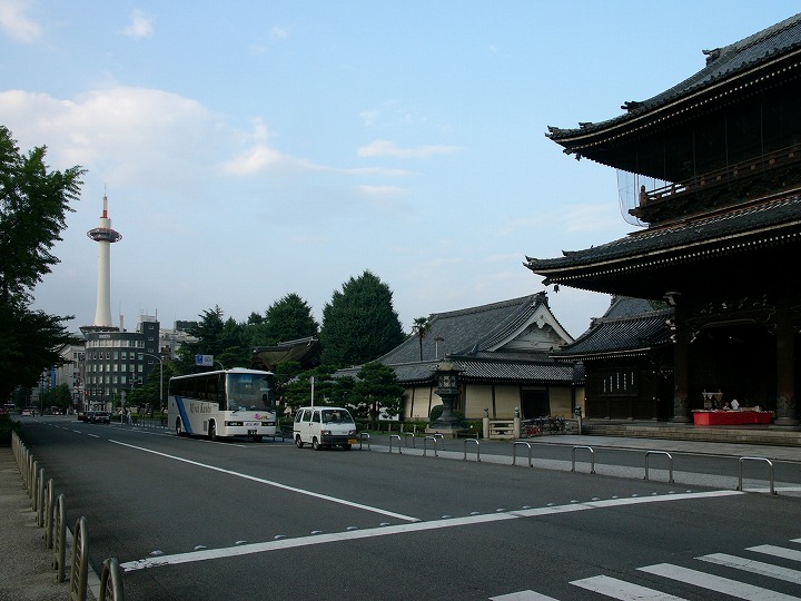 東本願寺から西本願寺へ_e0000746_1010465.jpg