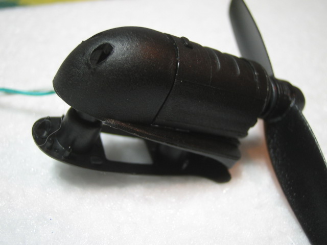 AIR HOGS ディフェンダー 分解してみる_d0067943_12571129.jpg