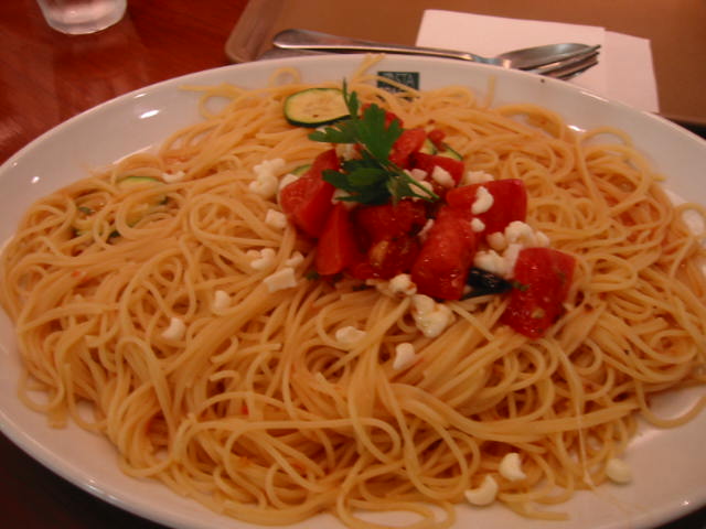 パスタカフェ スパッソのスパゲティ_b0042308_1313527.jpg