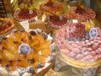 エリザベス女王ご用達ケーキ_c0024345_23191046.jpg